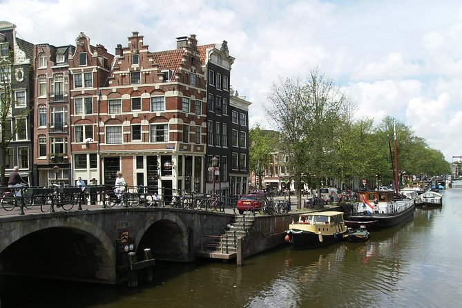 1,5 hours Amsterdam Rickshaw Tour - Museumplein and the big museum district