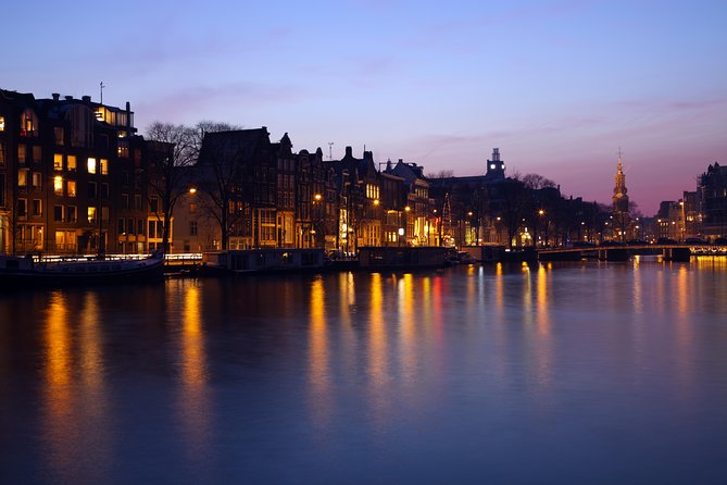 1-Hour Amsterdam Evening Canal Cruise - The audio guide and the human touch