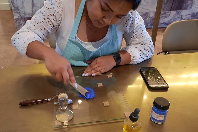 2 Hour Making Rembrandt's Traditional Oil Paints in Amsterdam - Booking, cancellation, and practical planning