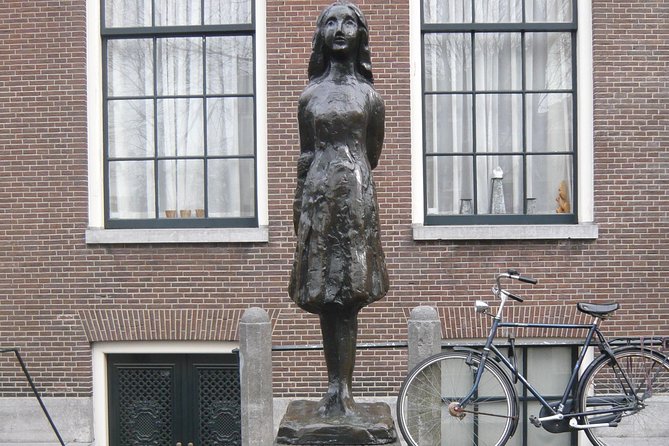 2-Hour Private Anne Frank Walking Tour with Drink - A private guide changes the pace