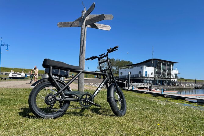 3-Hour E-fatbike Rental in Texel - What the fatbike feels like on the road