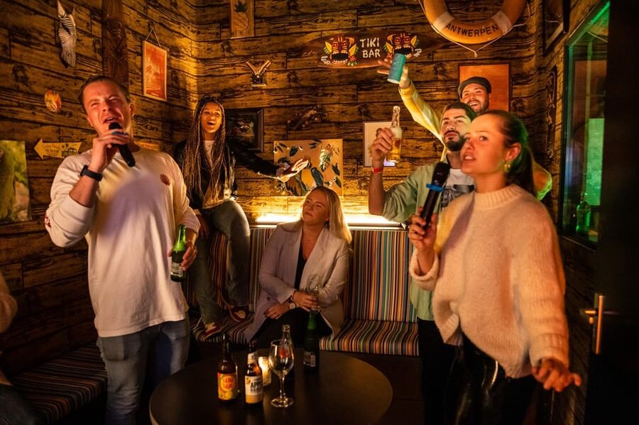 Aloha Amsterdam: Private Karaoke Booth with 20.000 Songs - Why the Hawaii theme matters