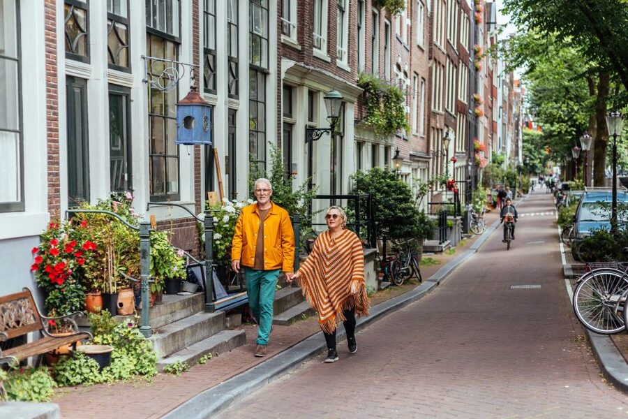 Amsterdam: 1.5-Hour Private Kick-Start Tour with a Local - Nieuwmarkt adds a different side of the center