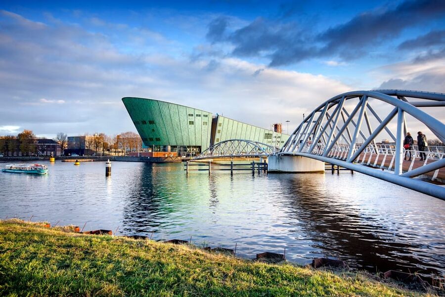 Amsterdam: 1-Hour Canal Cruise & NEMO Science Museum - Why the combination works in Amsterdam