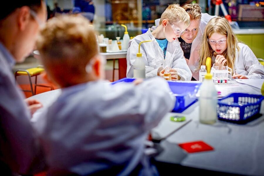 Amsterdam: 1-Hour Canal Cruise & NEMO Science Museum - Five floors of hands-on science