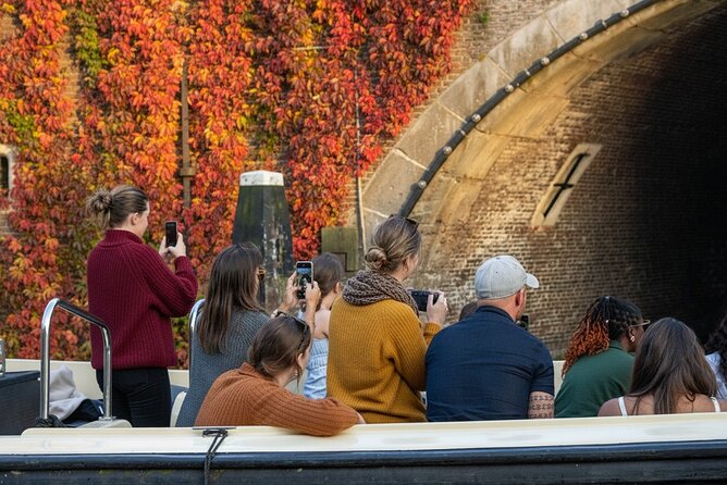 Amsterdam 1-Hour Canal Cruise With Live Guide - Rijksmuseum and the Museum Quarter from the water