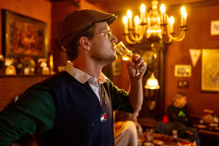 Amsterdam: 10 Tastings Guided Food Tour by UNESCO Canals - Key points to know before booking