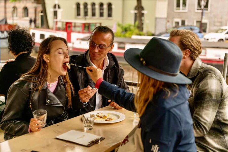 Amsterdam: 10 Tastings Guided Food Tour by UNESCO Canals - Stroopwafels and the De Negen Straatjes