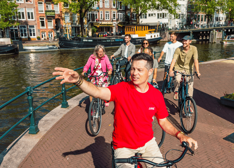 Amsterdam: 2.5-Hour Bike Tour - Vondelpark and Museumplein