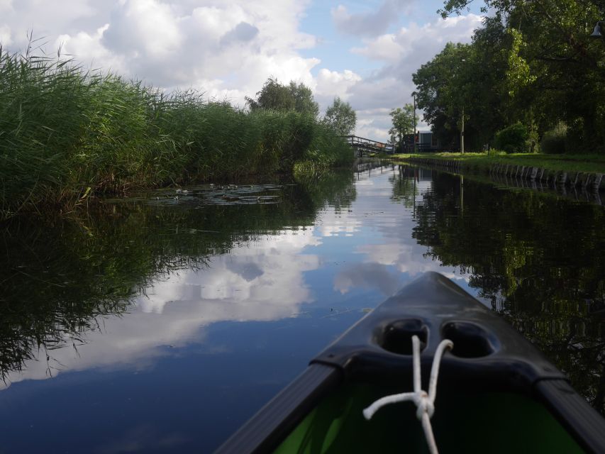 Amsterdam: 2-Hour Guided Canoe Trip - A short briefing before the two-hour paddle