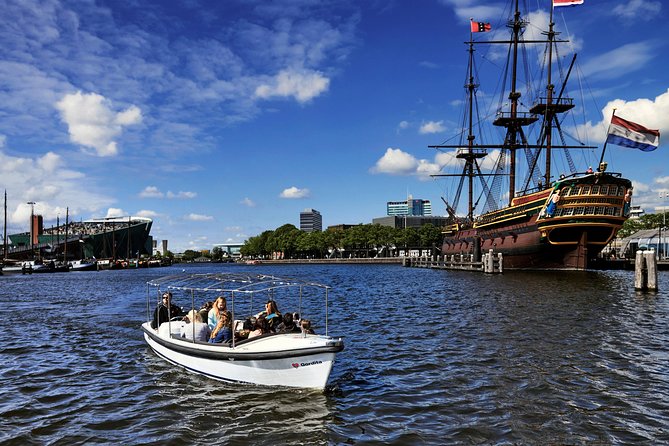 Amsterdam 2-hour Private Canal Cruise with Live Guide and Drinks - The canal belt and the Golden Bend