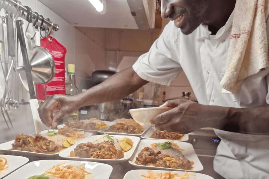 Amsterdam: 3-course dinner party at secret pop-up restaurant - Key points to know before booking
