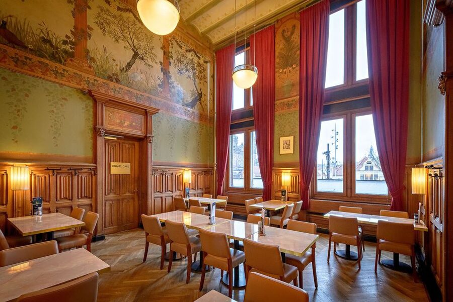 Amsterdam: 3-Course Meal in Historic 1st Class Waiting Rooms - Who should book this meal?
