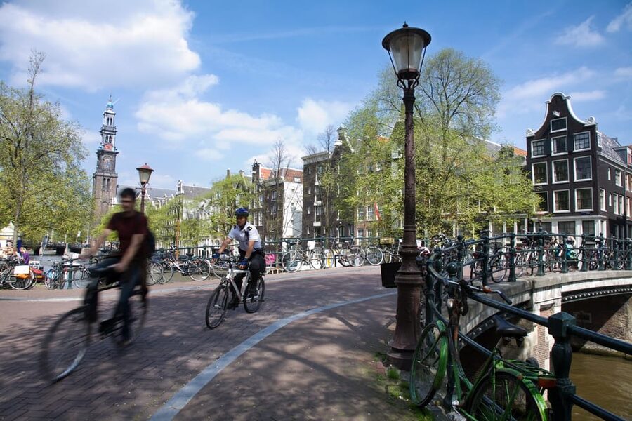 Amsterdam: 3-Hour Private Bike Tour of the City Center - Starting at Oosterdokskade with a city bike