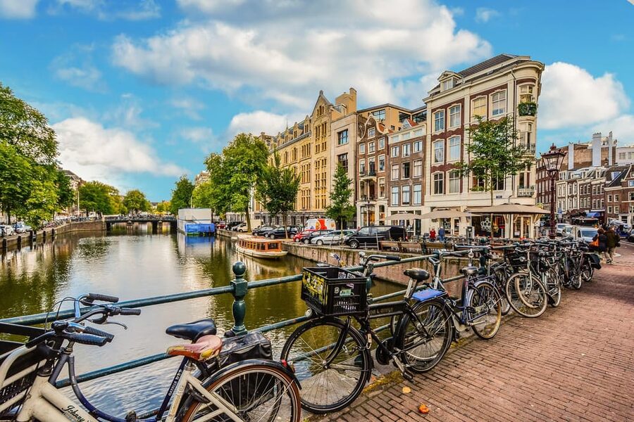Amsterdam: 3-Hour Private Bike Tour of the City Center - What the private format changes