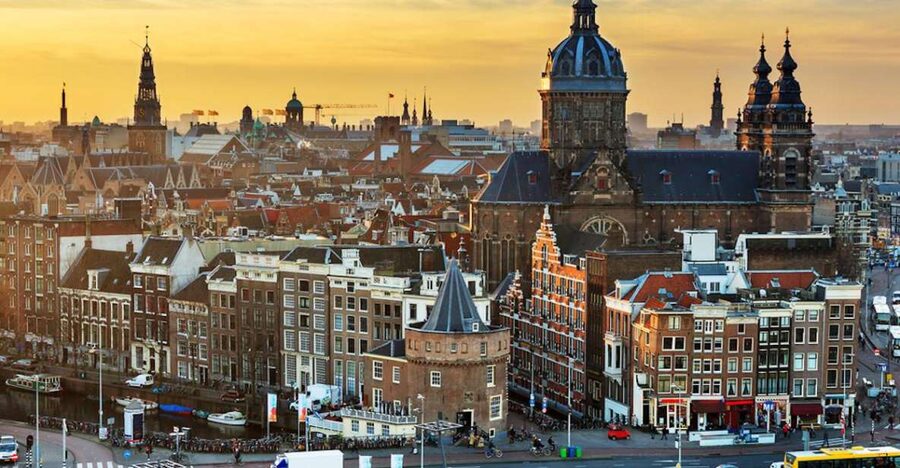 Amsterdam: 3-Hour Private Highlights City Tour by Minivan - What $618 buys your group