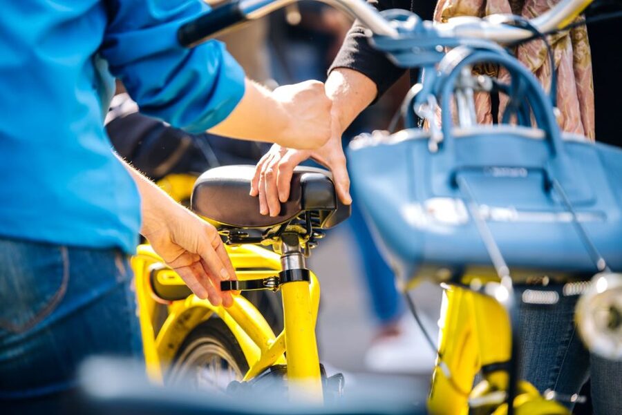 Amsterdam: 3h E-Bike Tour with break - Jordaan and the canal streets