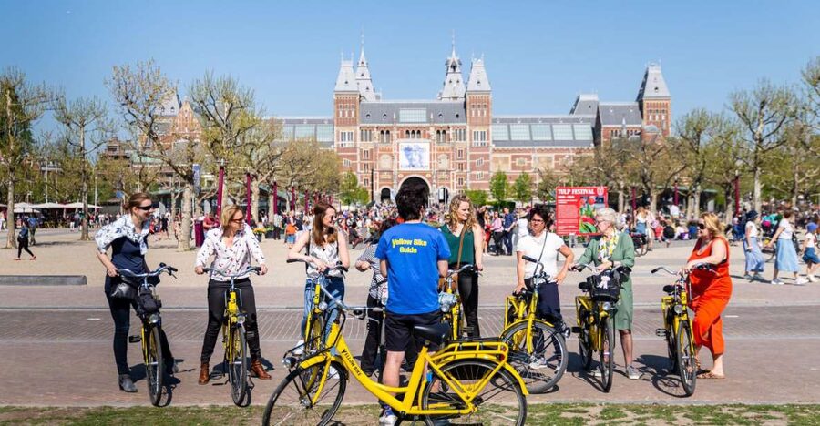 Amsterdam: 3h E-Bike Tour with break - What the guides add to the ride