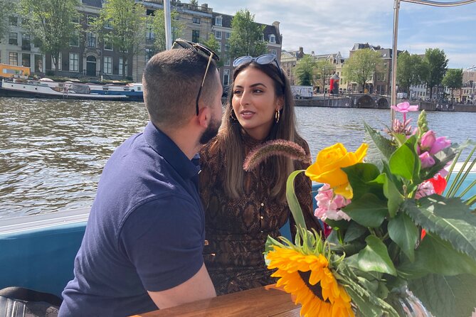 Amsterdam 90-min Private Canal Cruise with Live Guide and Drinks - A quiet start in Jordaan