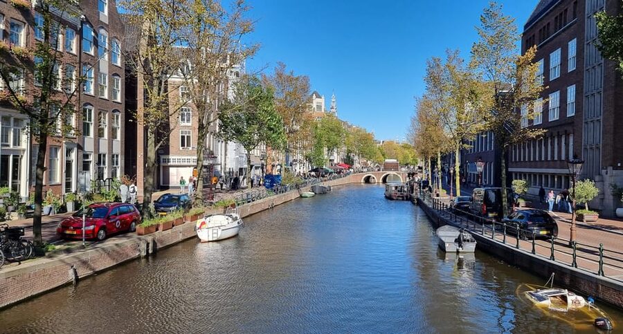 Amsterdam All In One Tour Walking Tour - Dam Square and the city’s first big stories