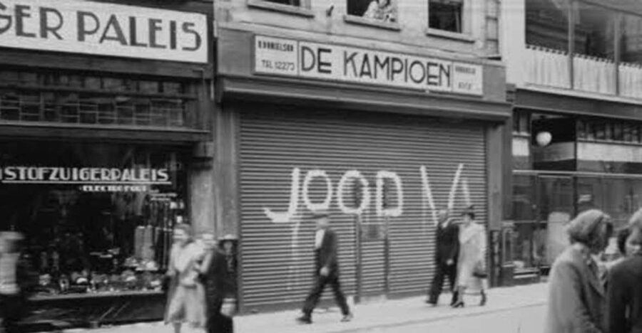Amsterdam: Anna Frank and World War II History Walking Tour - A serious walk through Amsterdam’s Jewish district