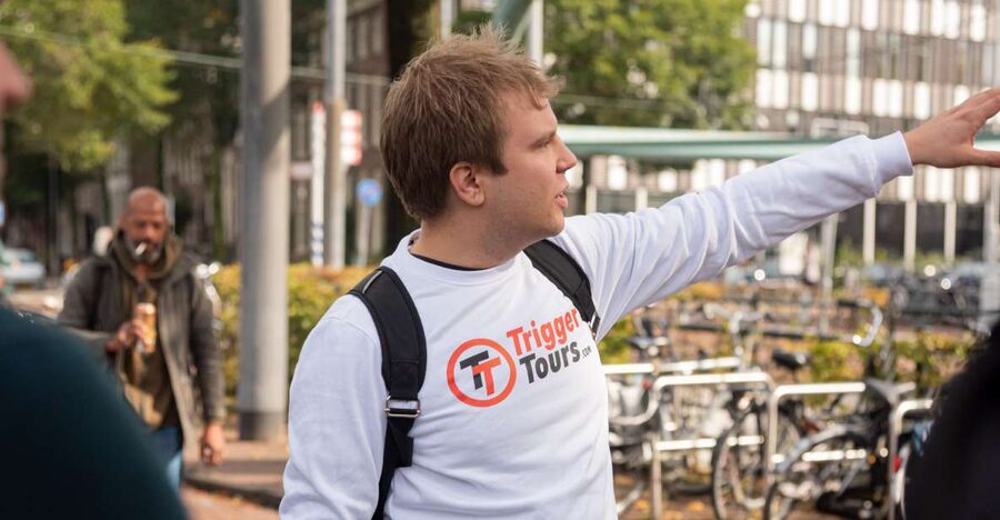 Amsterdam: Anne Frank and Jewish Quarter Tour - Auschwitz Monument and the Dokwerker