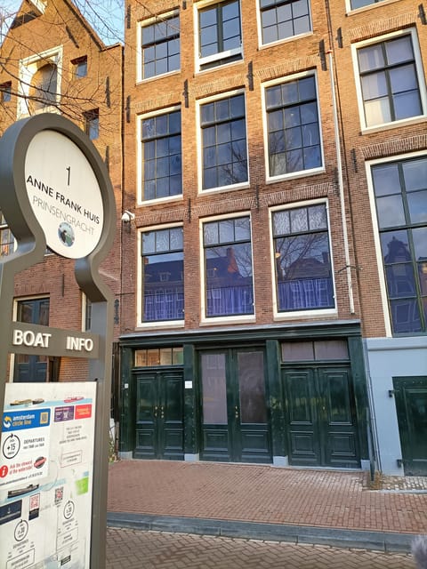 Amsterdam: Anne Frank Guided Small Group Walking Tour - De Silveren Spiegel and the human side of the story