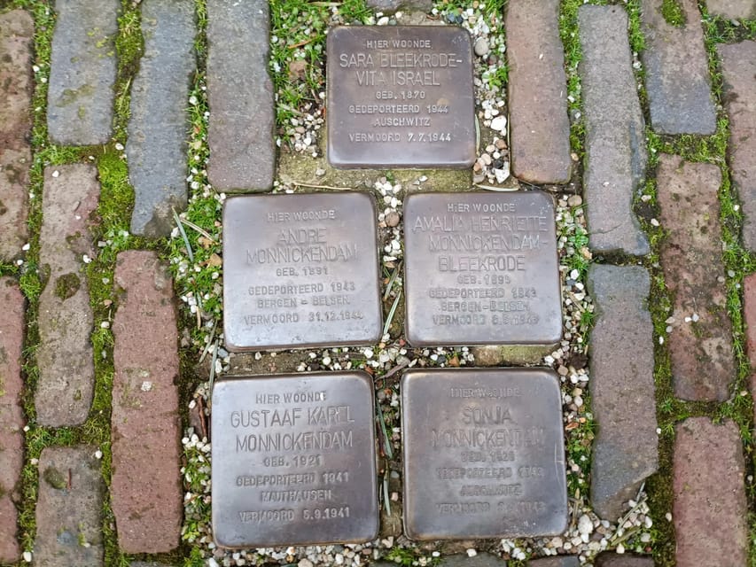 Amsterdam: Anne Frank Guided Small Group Walking Tour - Blauwburgwal: a quieter change of pace