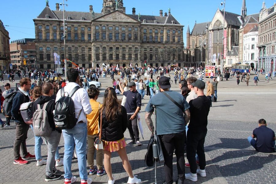 Amsterdam: Anne Frank Guided Small Group Walking Tour - The Anne Frank Monument and the final approach