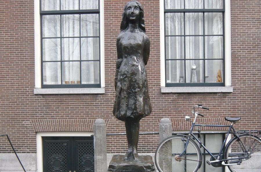 Amsterdam: Anne Frank Walking Tour - Portuguese Synagogue: a powerful opening stop