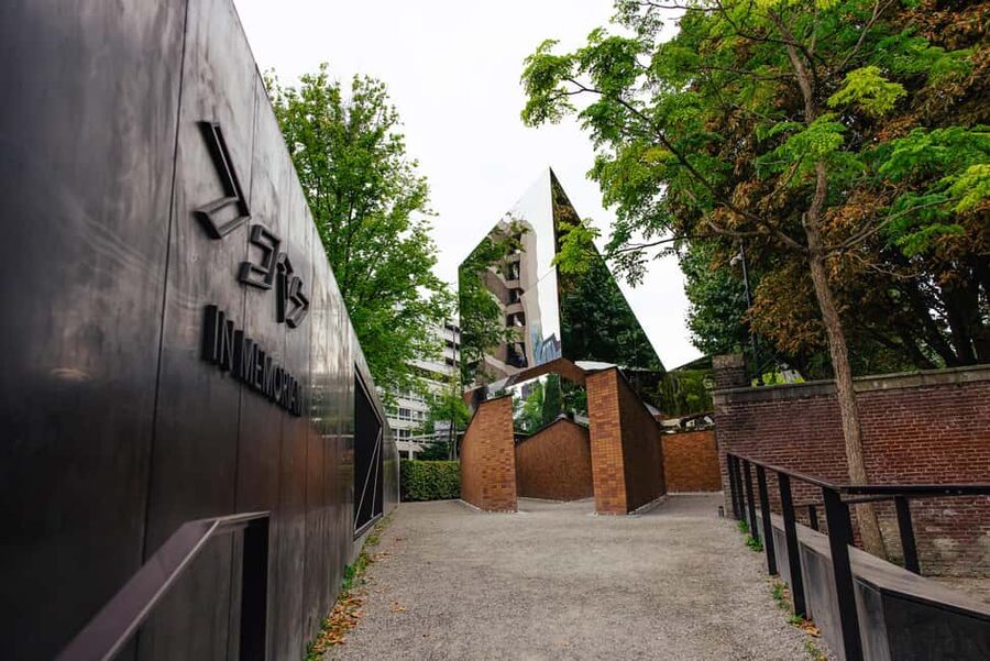 Amsterdam: Anne Frank Walking Tour - Guided in EN/DE/IT/ES - Jewish Historical Museum and the shift to wartime history