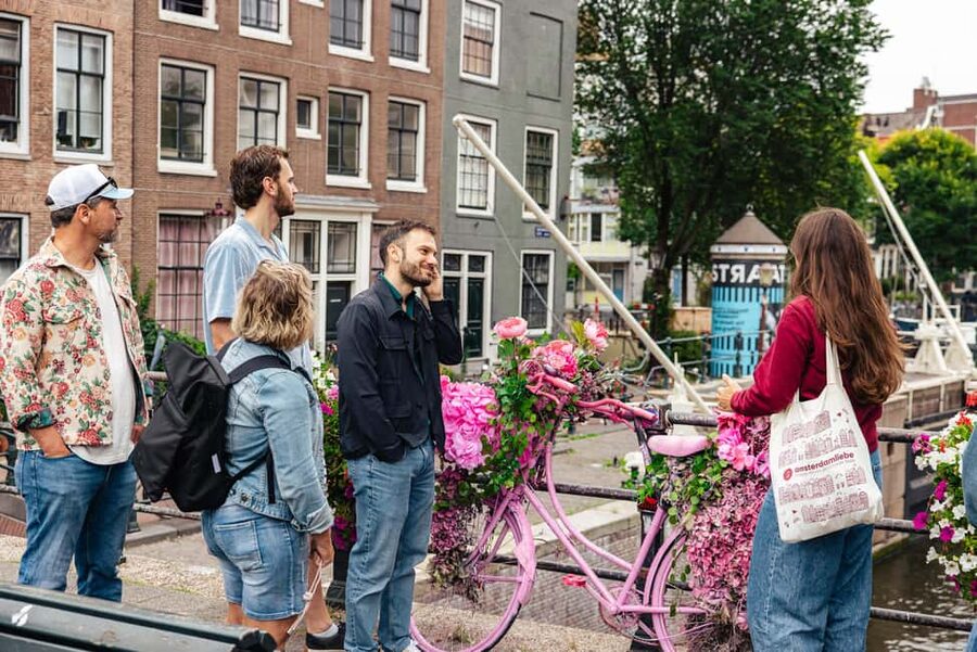 Amsterdam: Anne Frank Walking Tour - Guided in EN/DE/IT/ES - The Auschwitz Monument and the Dokwerker