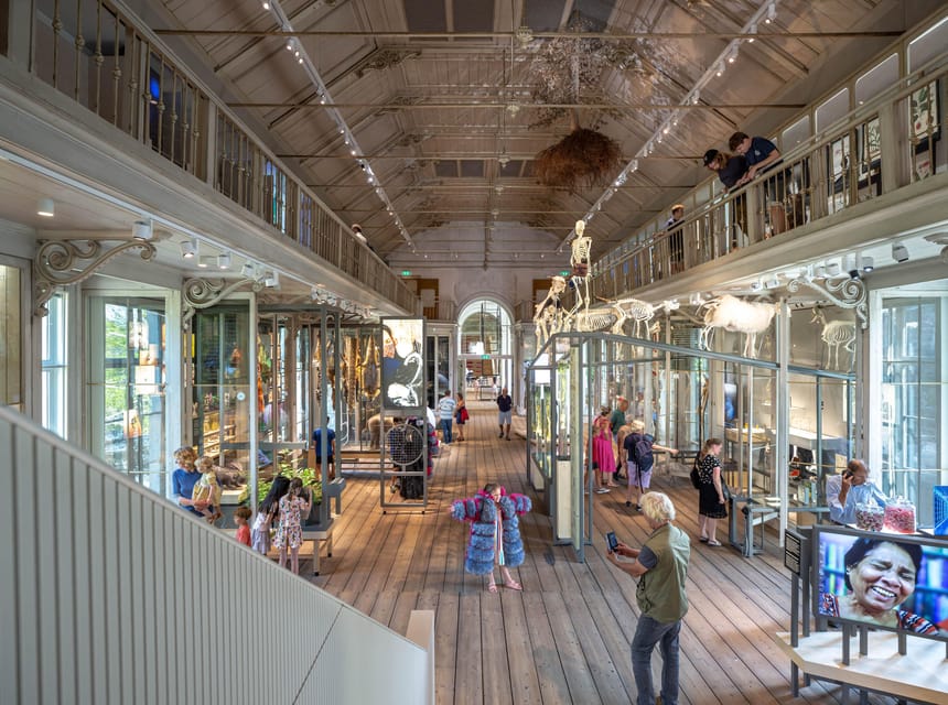 Amsterdam: ARTIS Royal Zoo and ARTIS Groote Museum Ticket - Madagascar at Kerbertterras