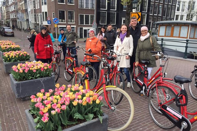 Amsterdam Bike Rental with free GPS narrated bike tour - A flexible route through museums and old streets