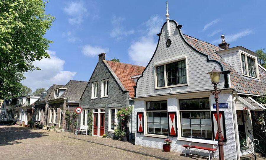 Amsterdam: Bike Tour (Noord) in German or English - Schellingwoude and Oranjesluizen