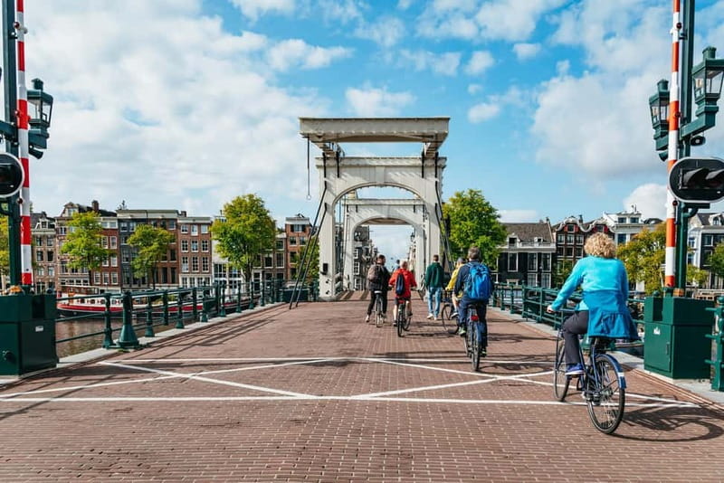 Amsterdam: Bike Tour with Optional Cruise in Small-Group - Why Amsterdam works best by bike