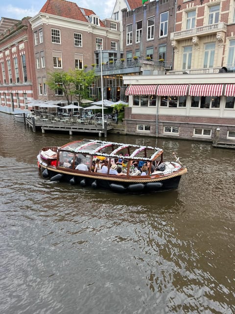 Amsterdam: Boat Tour with Optional Unlimited Drinks - Best time to book