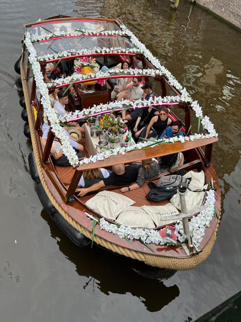 Amsterdam: Boat Tour with Optional Unlimited Drinks - What the 45-minute route actually shows you