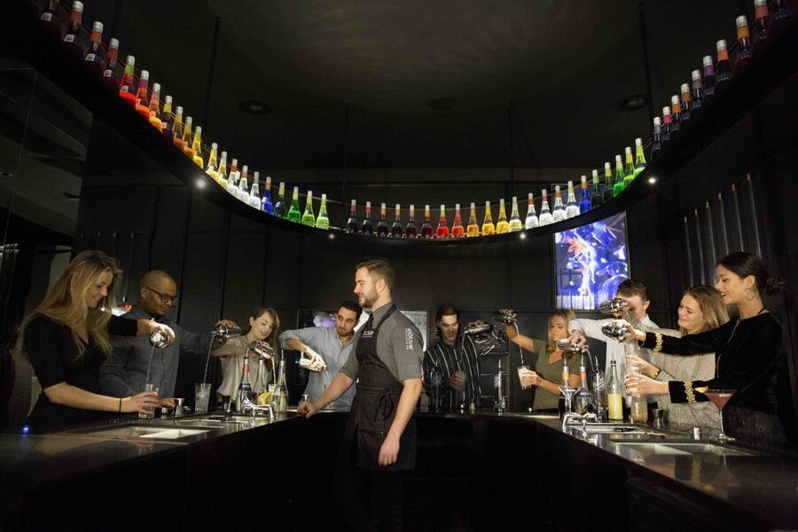 Amsterdam: Bols Cocktail Experience and Cocktail Workshop - The self-guided tour and the story of Bols