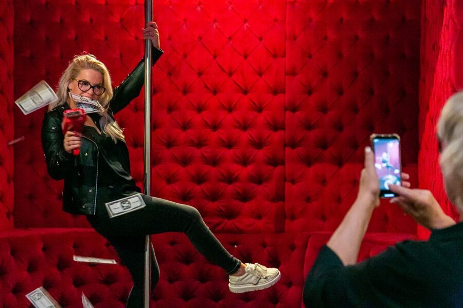 Amsterdam: Brothel Tour with Former Sex Worker - QR codes, VIP rooms, and time to explore