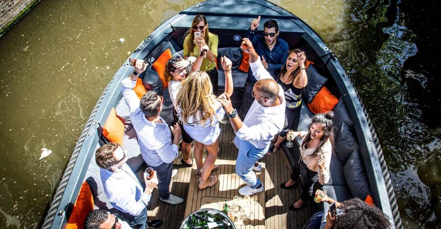 Amsterdam: Canal Belt Private Beer Boat Tour - Key points at a glance