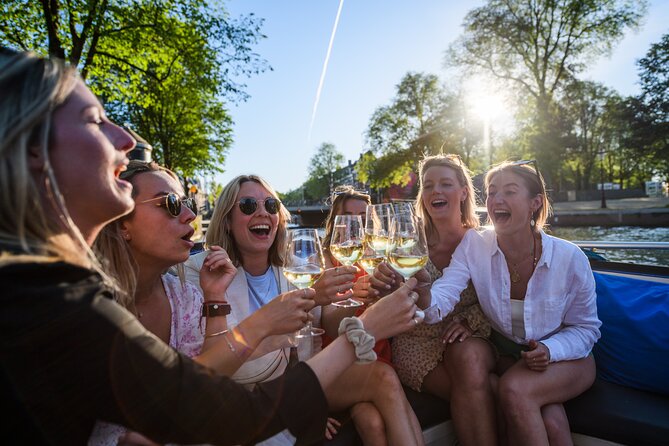 Amsterdam: Canal Booze Cruise with Unlimited Drinks Option - The guide can make or break the ride