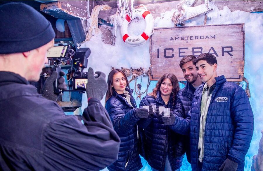 Amsterdam: Canal Cruise and Entrance to Xtracold Icebar - The price and the real value