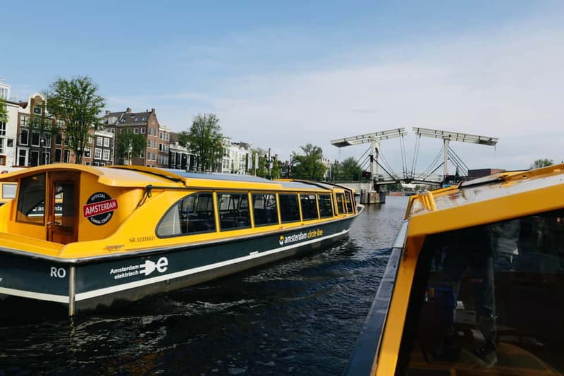 Amsterdam: Canal Cruise from Anne Frank Museum - The skipper, commentary, and language choices