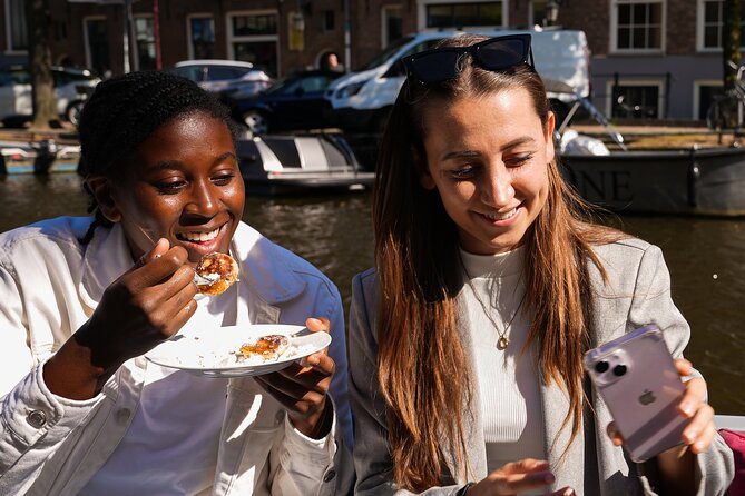 Amsterdam Canal Cruise with Dutch Pancakes and Drinks - Poffertjes, drinks, and the guide