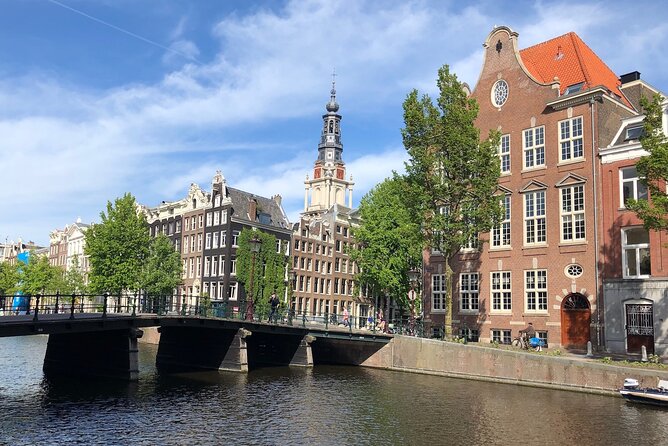 Amsterdam Canal Cruise with German Guide and unlimited drinks - The botanical garden and a useful rainy-day tip