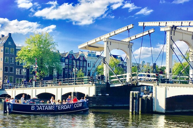 Amsterdam Canal Cruise with Open Bar - Central Station - Why this short cruise works so well