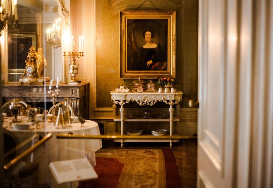Amsterdam: Canal House Museum 'Willet-Holthuysen' Ticket - Temporary exhibitions can add interest, or noise