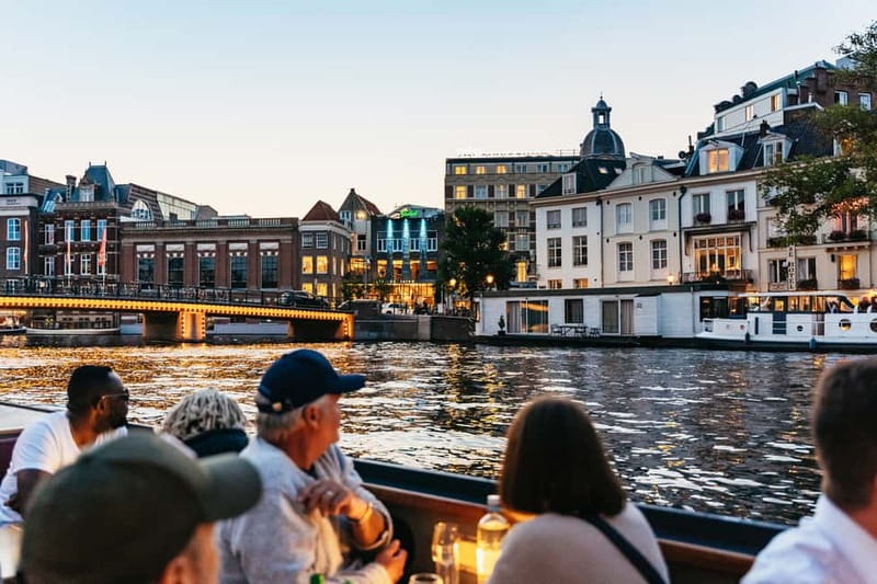 Amsterdam: Cheese & Wine Cruise Tasting Experience - Small details that improve the experience