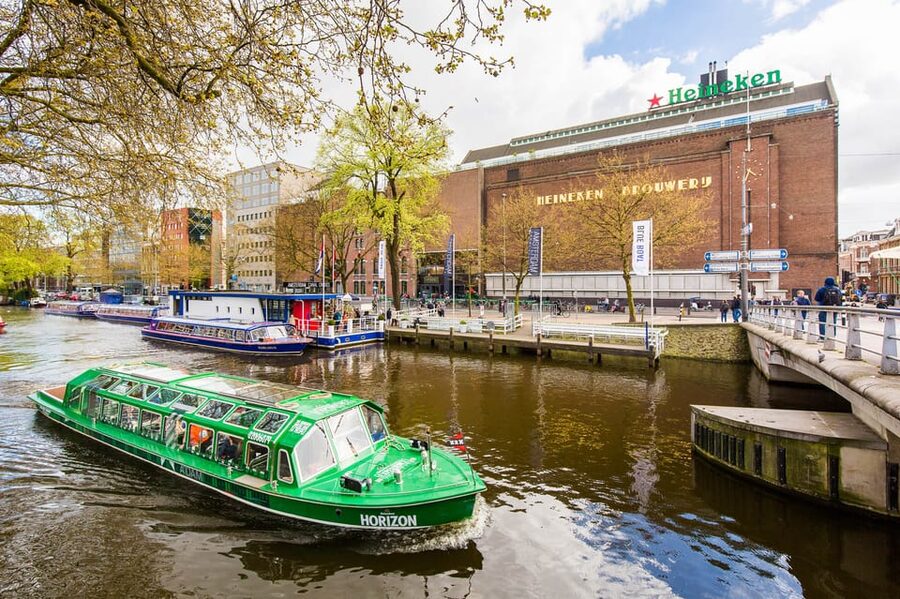 Amsterdam: City Canal Cruise and Heineken Experience Ticket - The bar, drinks, and the social side of the visit